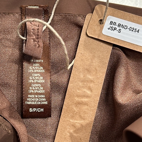 SKIMS Powermesh Bandeau In Jasper - Picture 4 of 11